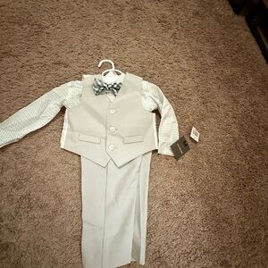 Van Heusen Boys' Gray Vest and Pants Set